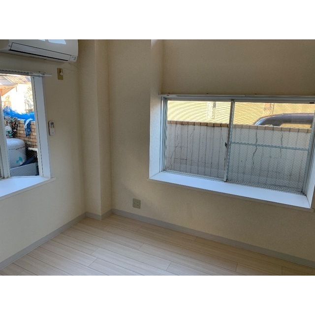 ローズアパートメント泉10番館106号室 リビング