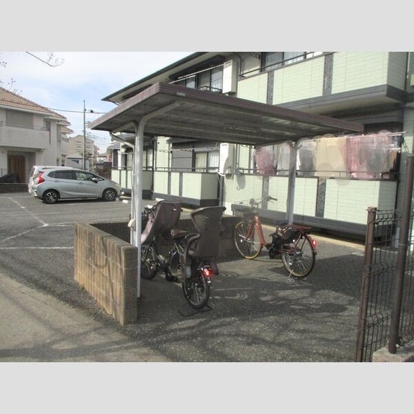 おゆみ野ハイツ 駐輪場