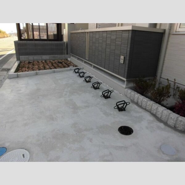 レディア301号室 駐輪場