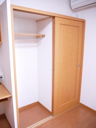 レオパレスシュマン102号室 内観