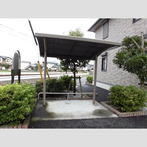 グランメール桜町　B101号室 駐輪場