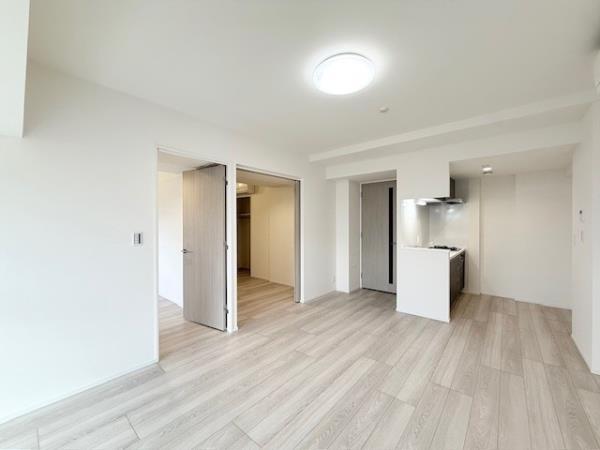 エレミ本蓮沼5階 リビング