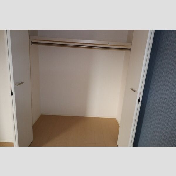 コリーヌオッツ106号室 クローゼット