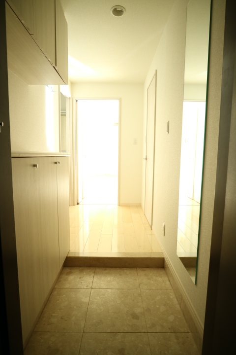 ミレニアムガーデンコート 玄関