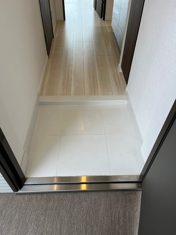 グランパーク町屋6階 玄関