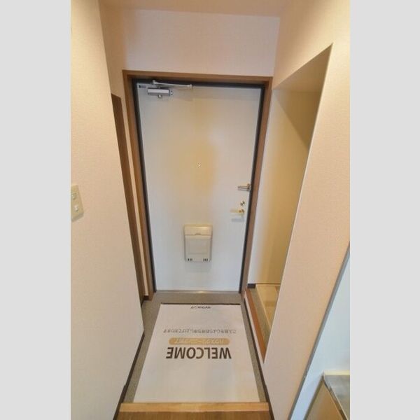 リビングタウン厚木301号室 玄関