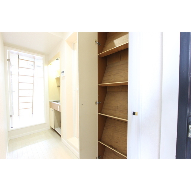 アクセス札場町 内観