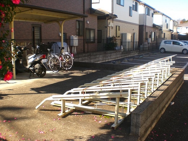 レオパレスフラワー212号室 駐輪場付き