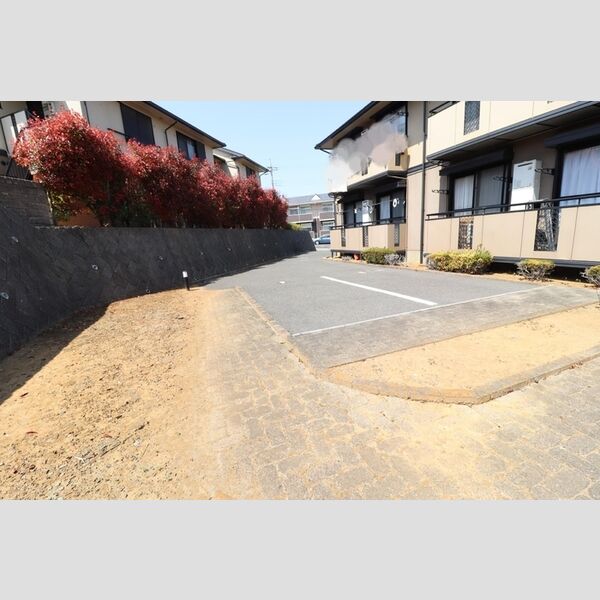 フローラフォンテ　A 駐車場