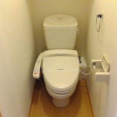レオパレスＭＳハイツ204号室 温水洗浄便座付き