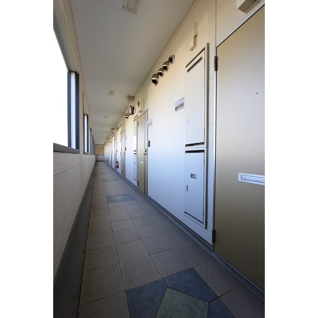 アンモードイグサ１105号室 2階通路