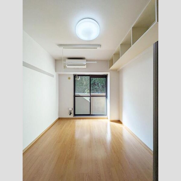 ドミトリー白根101号室 玄関