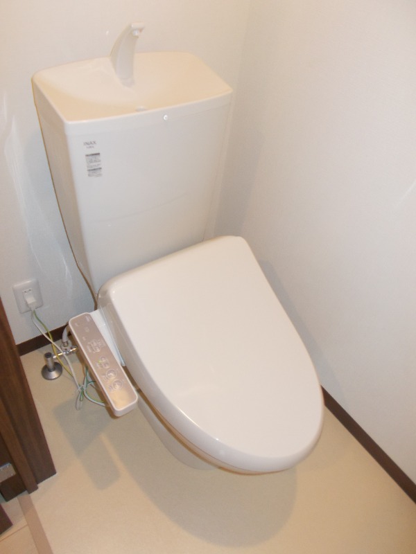 エムヒルズ1階 トイレ