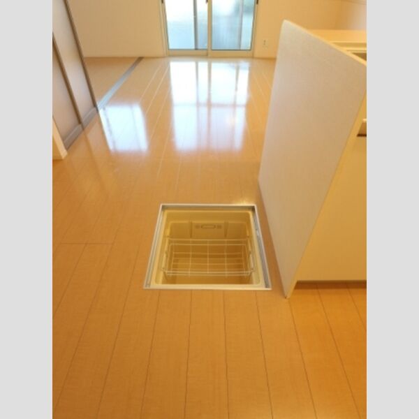 プラシデス　A棟103号室 床下収納