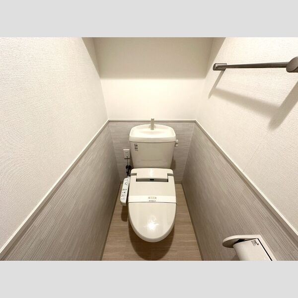 ベルファミーユ高根台Ⅱ402号室 トイレ