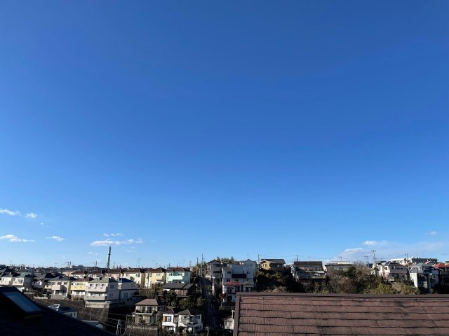 パレス井土ヶ谷201号室 お部屋からの眺望です。空が綺麗に見えます