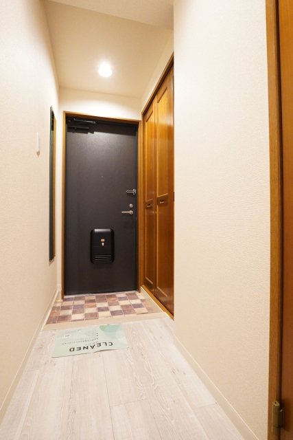 プラトー神宮前1階 玄関