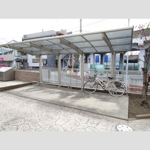 ヴィラ・ルミエール 駐輪場