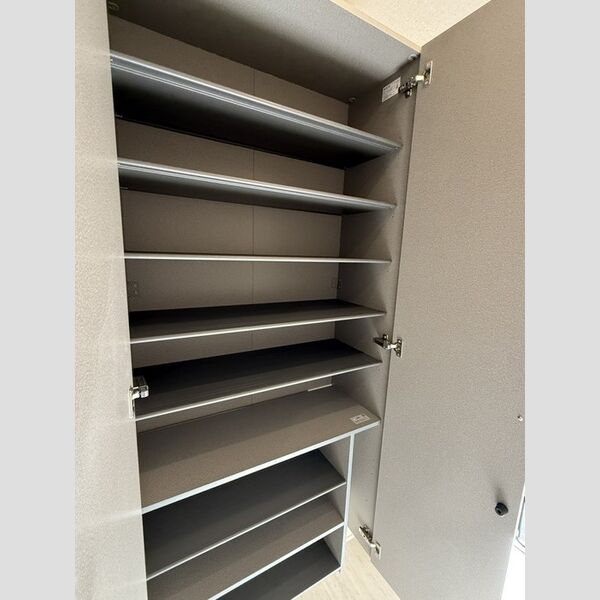 フォルテーヌ・イイクラⅠ102号室 玄関