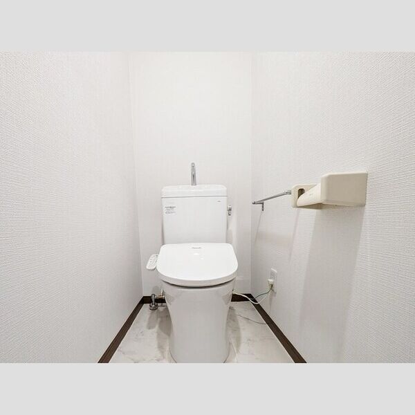 オーシャンビュー壱番館1904号室 トイレ