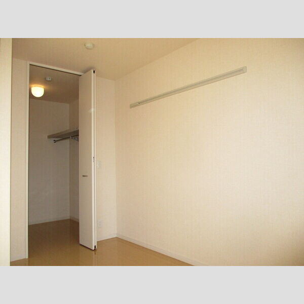 キャッスル桜木301号室 301