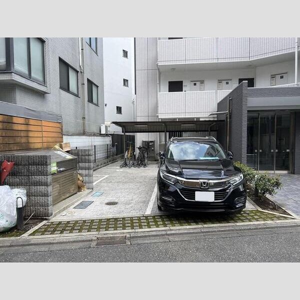 アビティ用賀303号室 駐車場