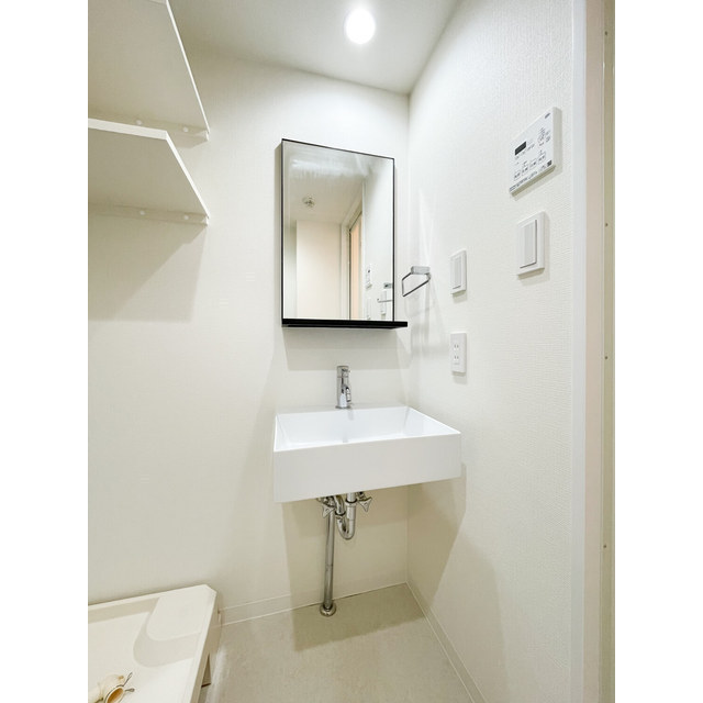 LIVART  SEASON南台 内観