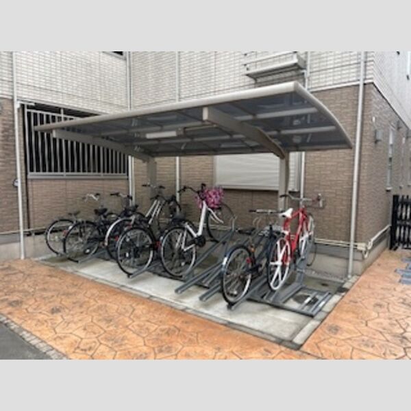 ラフィネ205号室 駐輪場