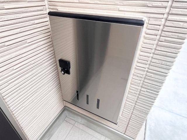 ｃａｓａ　ｓｅｒｅｎａ（カーサ　セレーナ） 宅配ボックス