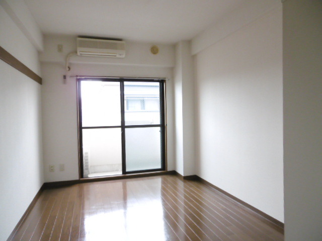 Ｂｉｇ　Ｔｈｒｏｕｇｈ0301号室 居室1