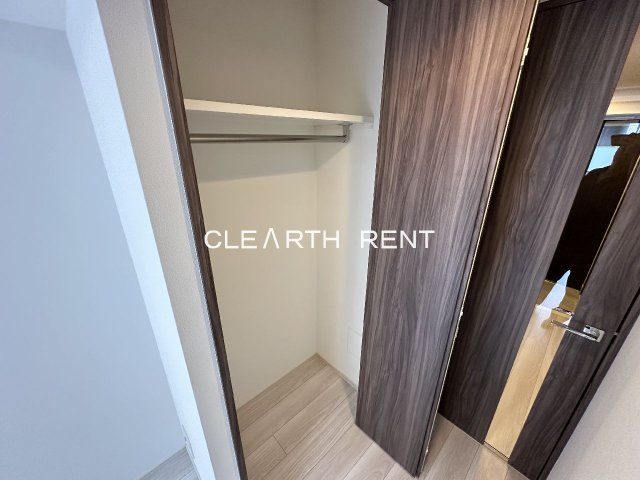 コンシェリア横濱山手 ＴＨＥ ＲＥＳＩＤＥＮＣＥ2階 ハンガーパイプ付き収納クローゼット