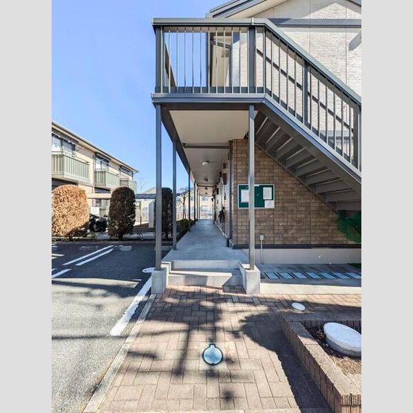 ルインズ・イン・マルヤマ　ABCDEFE103号室 エントランス