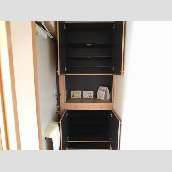 シャトーフェニックス　A シューズボックス