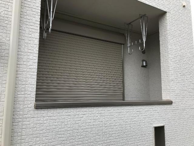 コリーナ本郷台102号室 窓シャッター