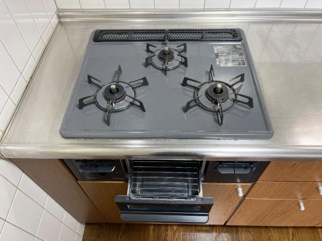 ウィンディヒルズ205号室 ビルトインコンロ３口
