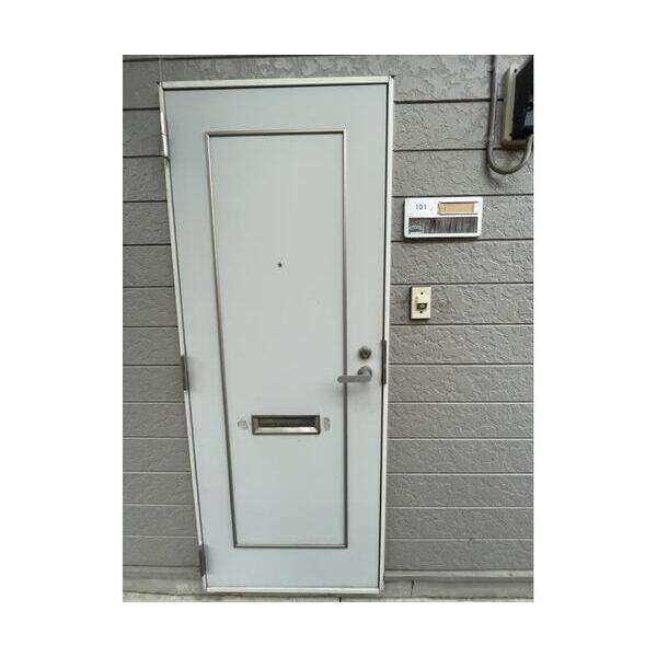 グリーンパーク101号室 玄関