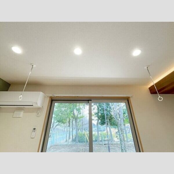 リビングタウンみつわ台101号室 室内物干し