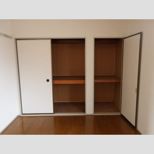 エルパラシオA/B　エルパラシオB 2階　物入