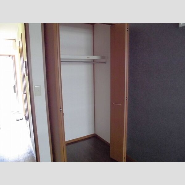 カサベルテ 洋室7.5帖　物入