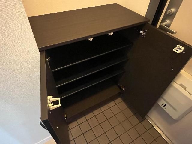 グランディール天神302号室 下駄箱