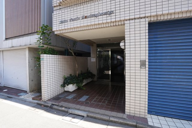 ホワイトキャッスル上鷺宮102号室 エントランス