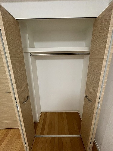 志村レジデンス クロゼット（洋室５．４畳）（内装後）
