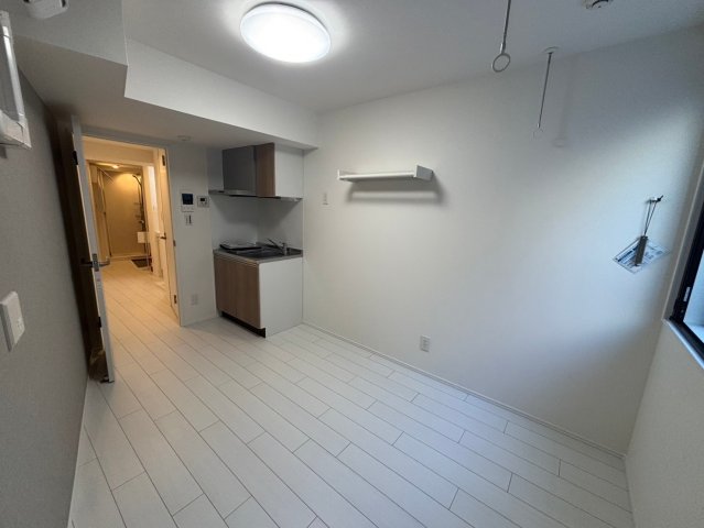 ホワイトセラス103号室 内観