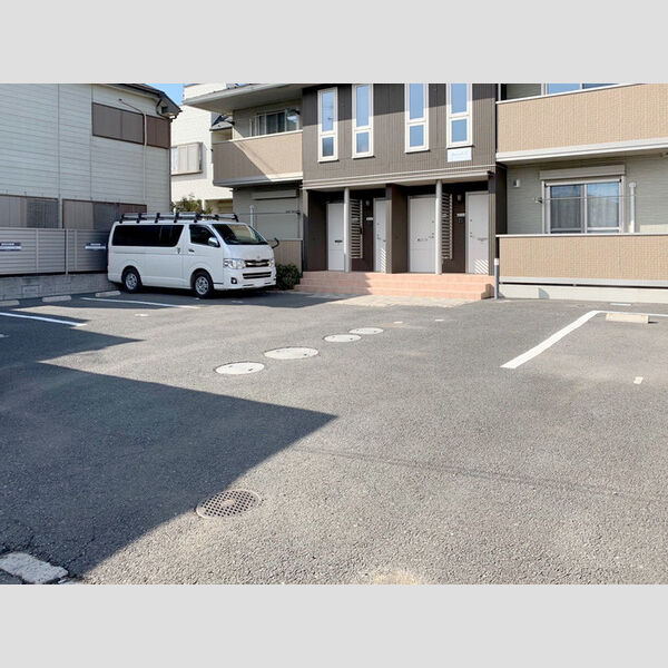 ルイナール　A 駐車場