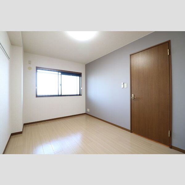 オークス皇山道305号室 ★洋室6.7帖★