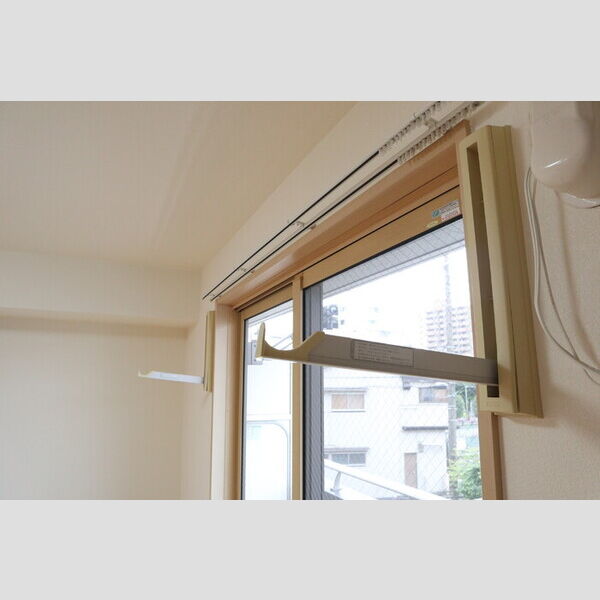 コンフォール203号室 室内物干