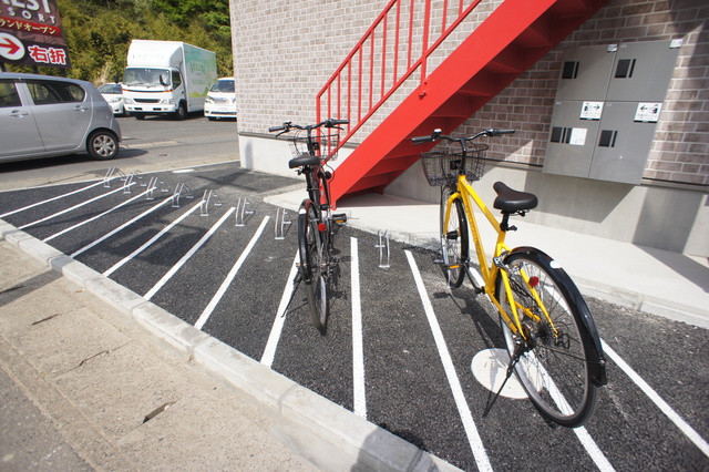 ルミエール・エタンセル　サンク0204号室 駐輪場あり