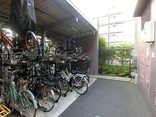 ドレッセ西馬込5階 駐輪場　2026年6月撮影の駐輪