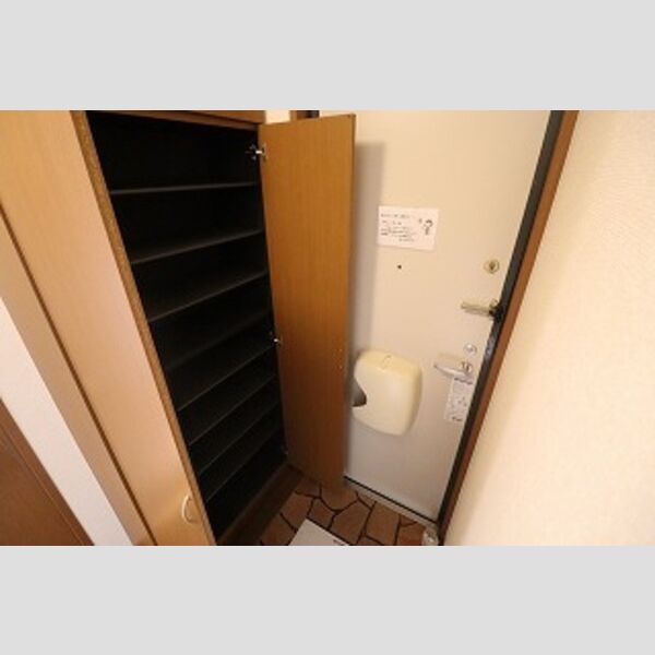 ルヴァン コート　壱番館105号室 シューズボックス