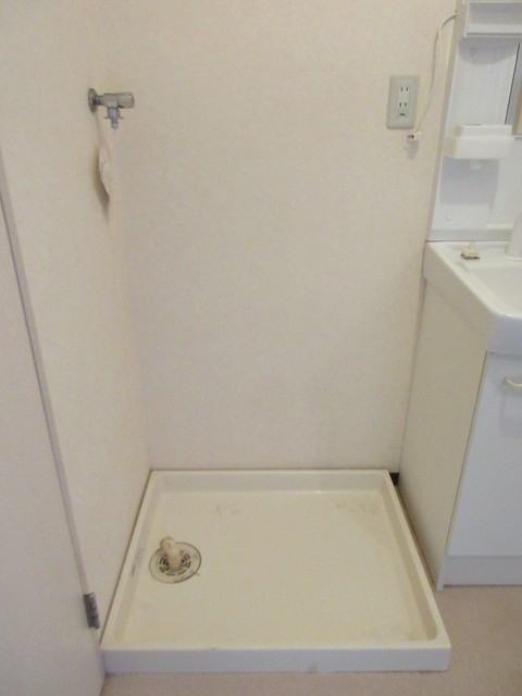 シャトー鶴ヶ峰Ｂ棟 室内洗濯機置場　※現況優先